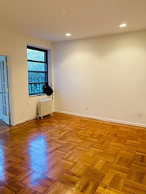 Rented by Bank Neary | media 15