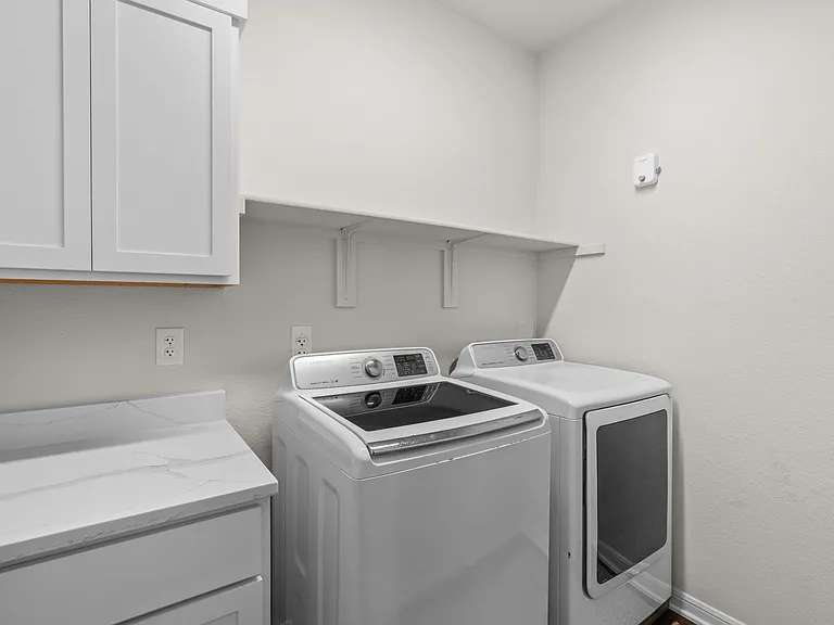 712 Ashberry Dr — Photo 30