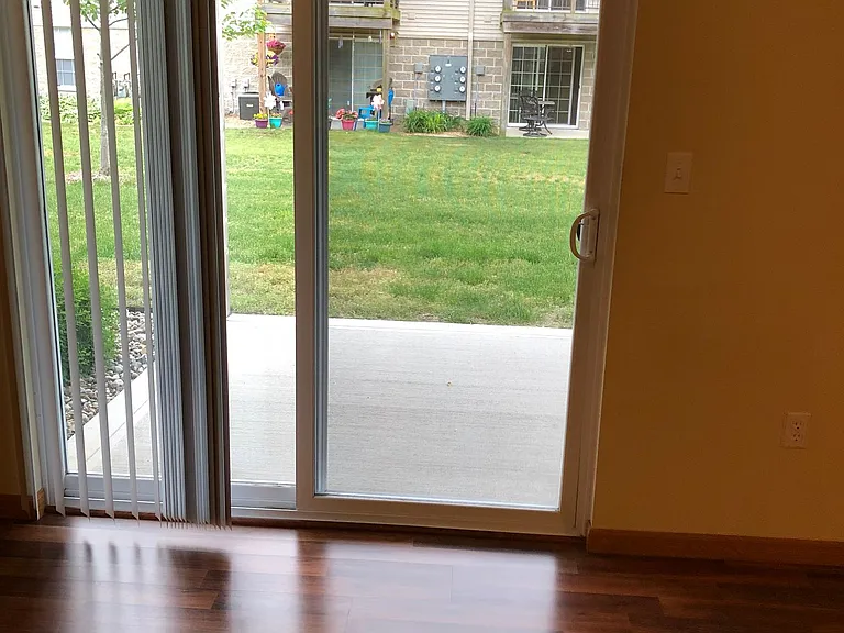 Long Beach Cove Villa Apartments — Photo 9