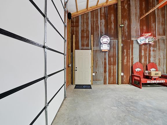 4th image of 110 Howard Rd