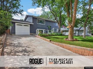 609 S 4th St, Glenrock, WY 82637