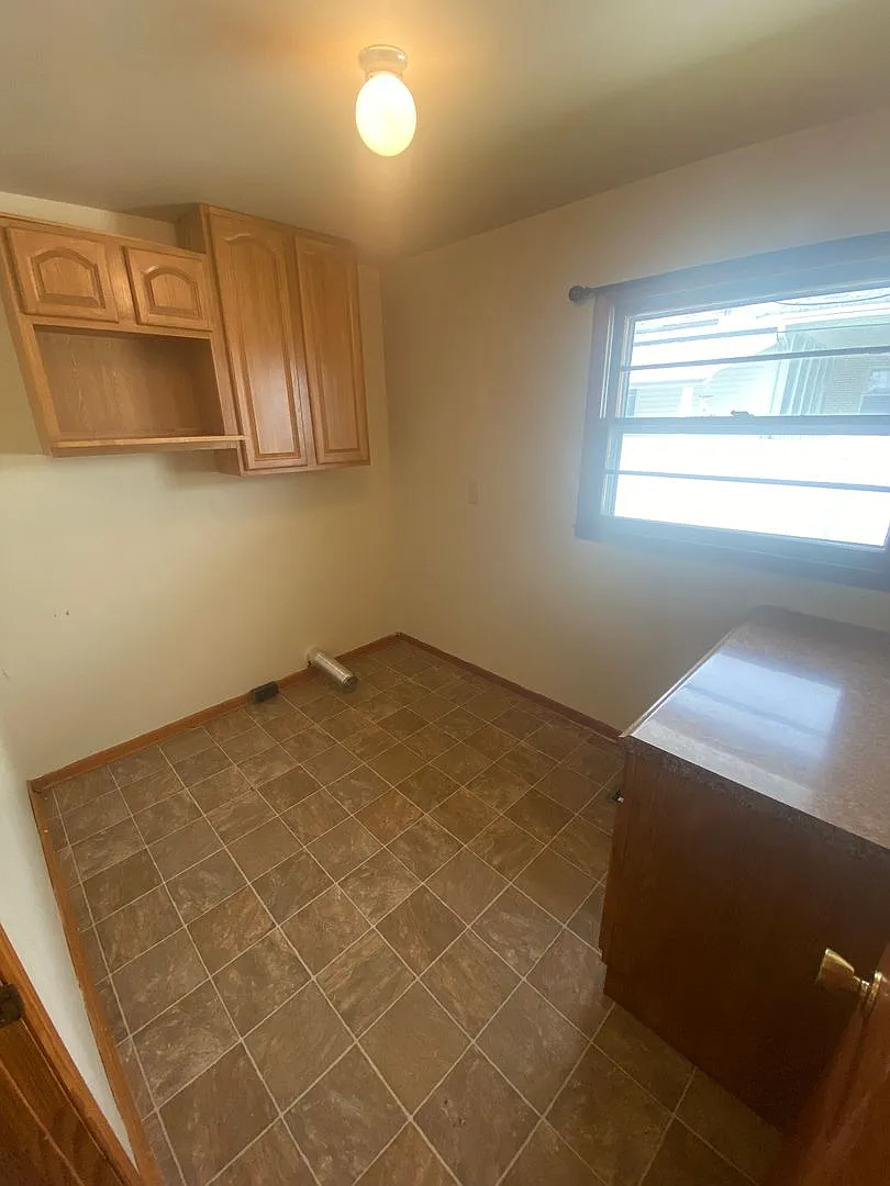 For Lease - 3 Bed, 1 Bath, 1400 sqft (Lebanon) — Photo 3