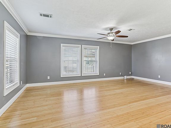 4th image of 18014 Claudette Dr