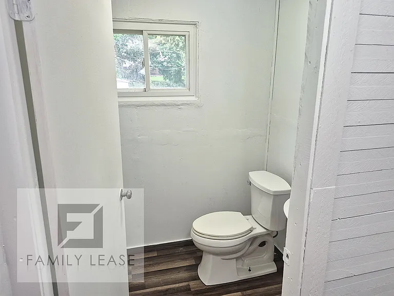 806 Morton St — Photo 17