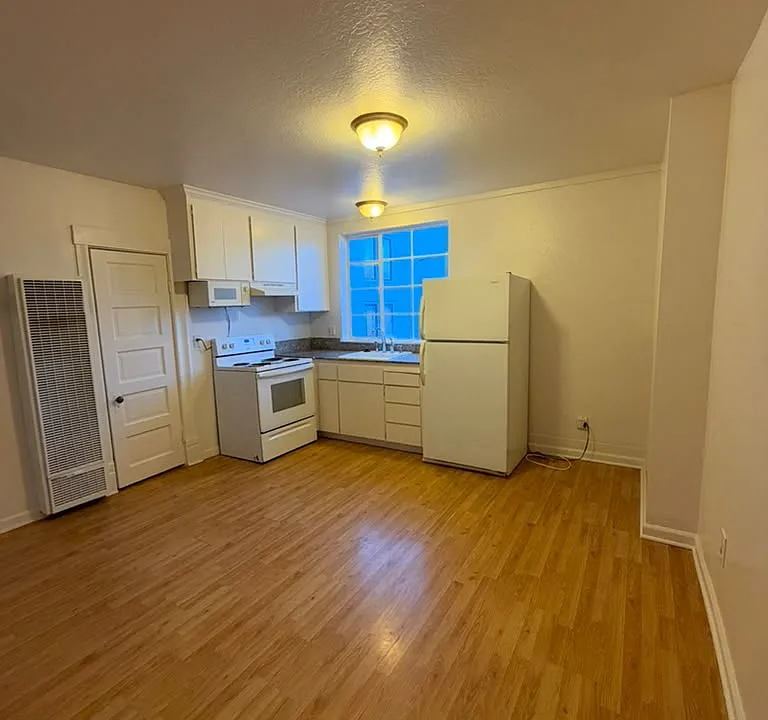 305 Beach St #5