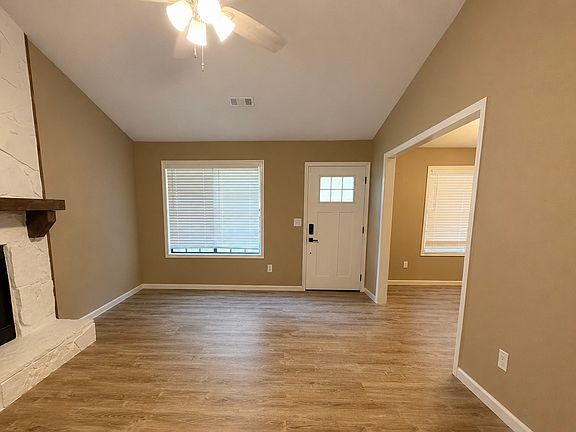 3rd image of 6272 Creekford Dr