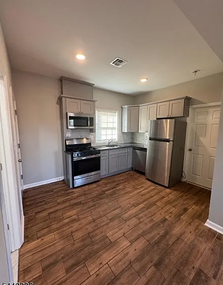 601 Magnolia Ave #6 — Photo 3