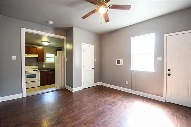 1 bed, 1.0 bath, 500 sqft, $875 — Photo 2