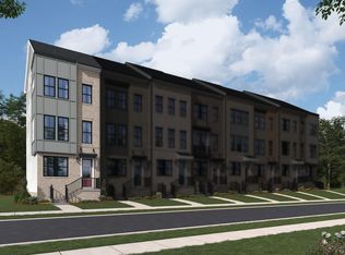 2694 River Birch Rd, Herndon, VA 20171