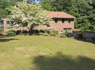 137 Snipatuit Rd, Rochester, MA 02770