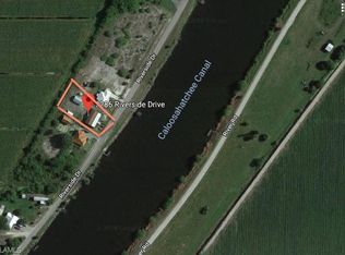 2286 Riverside Dr, Moore Haven, FL 33471