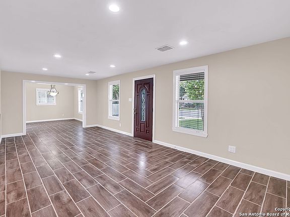 3rd image of 1435 ESTANCIA
