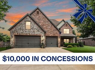 4201 W Willowbend Dr, Rogers, AR 72758