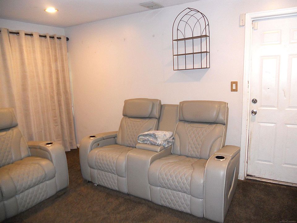 15232 Melrose St, photo 12