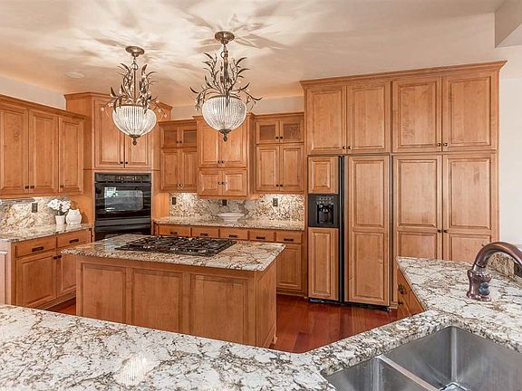 Double Ovens and Gas Cooktop