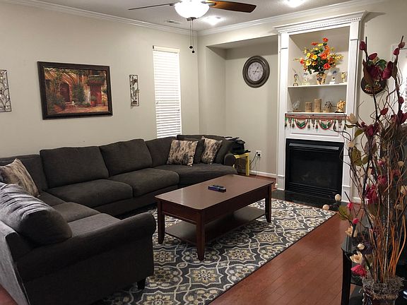 3rd image of 1510 Aldershot Ln