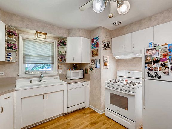 5th image of 8533 Trumbull Ave