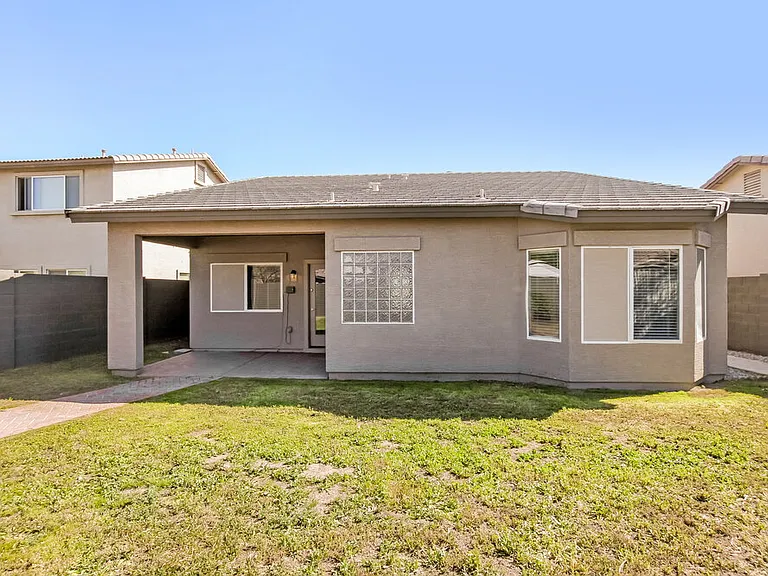 11702 W Jackson St — Photo 15