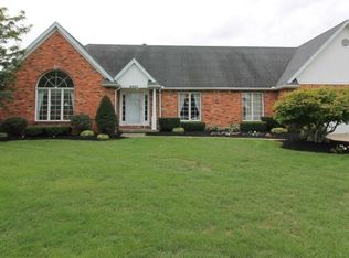 8463 Springbrook Ct, East Amherst, NY 14051