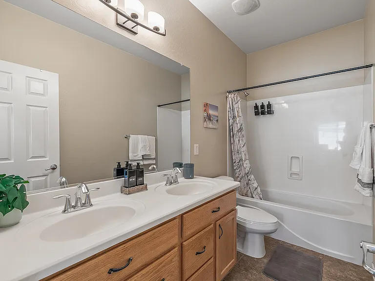 14592 W Acapulco Ln — Photo 11