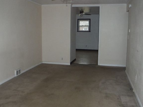 4th image of 49 Traction Ave