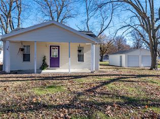 214 N Allen Ave, Lovington, IL 61937