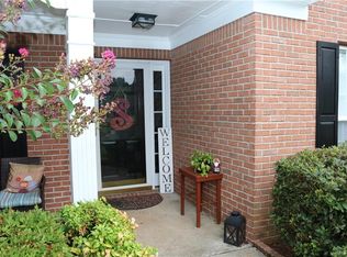 6228 Stable View Ct, Flowery Branch, GA 30542