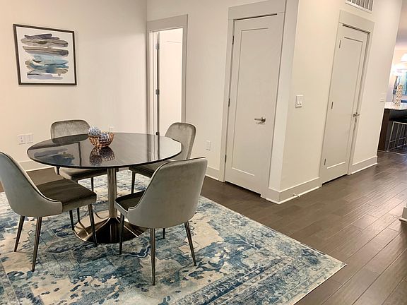 4th image of 5617 Belmont Ave #212