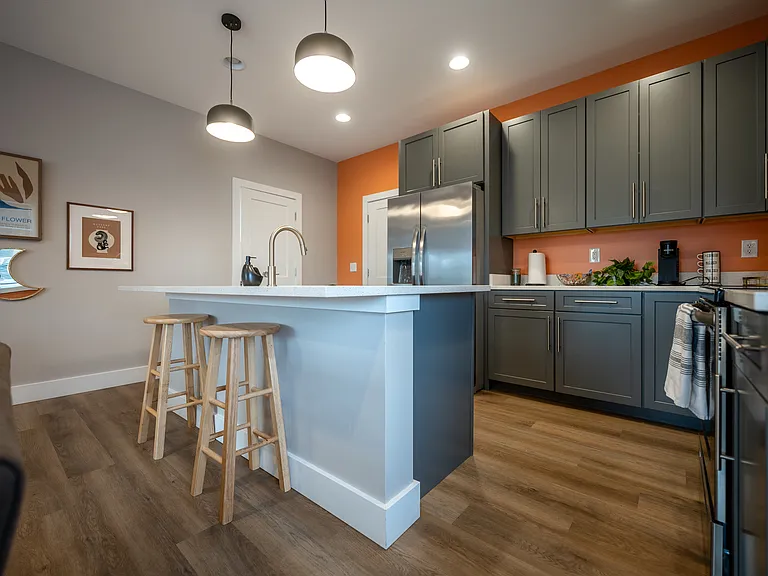 601 E Miller Dr — Photo 43