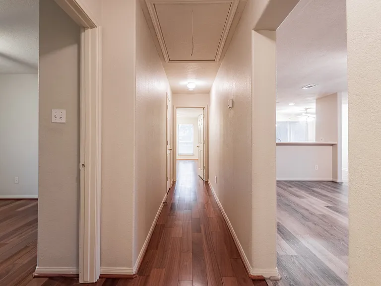 9438 Ashville Dr — Photo 5