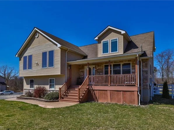 332 Springfield Dr, Bangor, PA 18013
