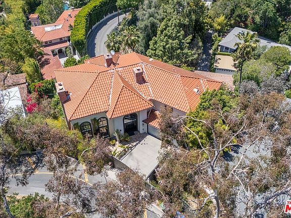 2nd image of 2651 La Cuesta Dr