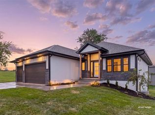 3222 SW Enoch St, Lees Summit, MO 64082