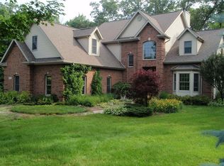 255 Lancelot Ln, Ortonville, MI 48462