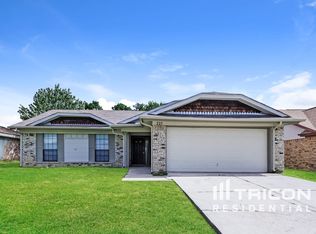 227 Lemon Dr, Arlington, TX 76018