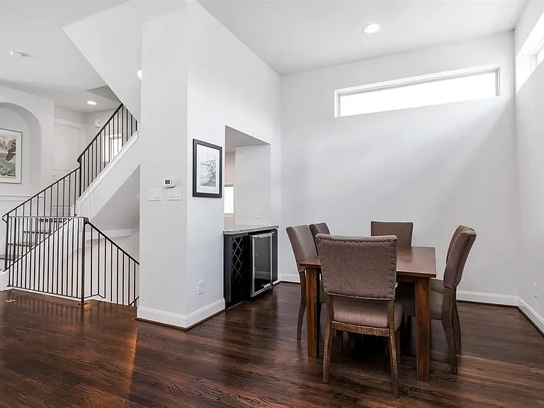 1221 Bonner St — Photo 8