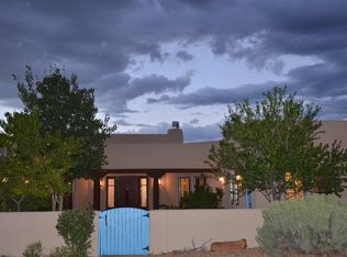 47 Loma Serena, Santa Fe, NM 87506