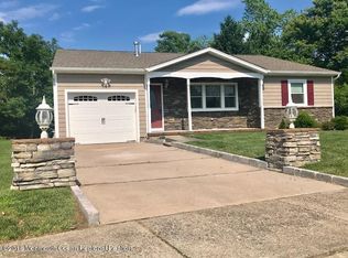 12 Salisbury Ct, Toms River, NJ 08757