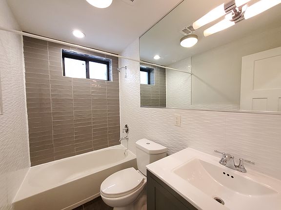 4th image of 45 Clifton Pl #E2