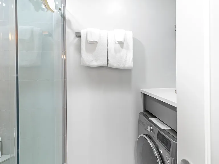 Bathroom / Laundry