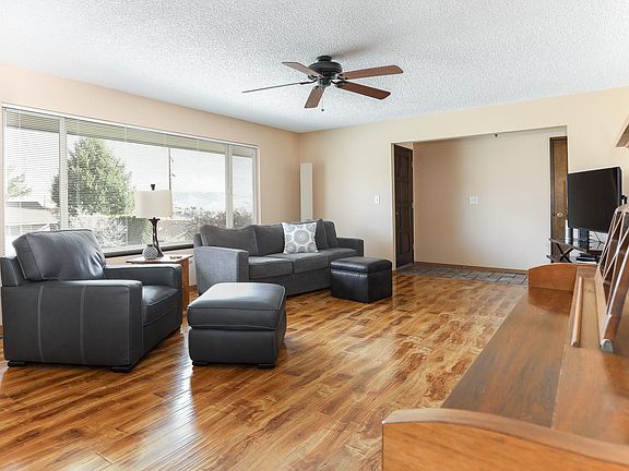 3rd image of 1004 W 1st Ave