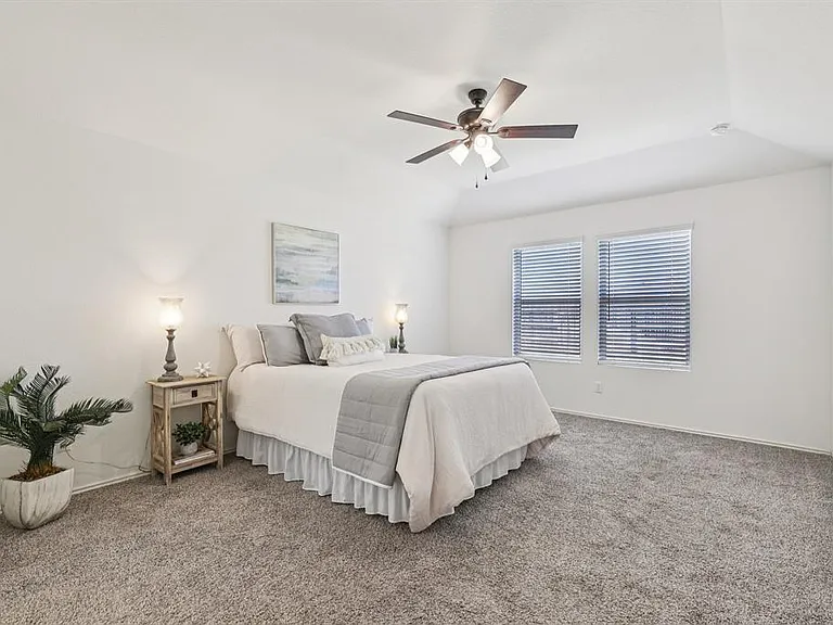 138 George Kimble Cv — Photo 16