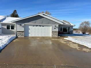 1123 Red Willow Cir, Frazee, MN 56544