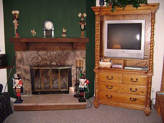 3rd image of 214 Birchwood Ln