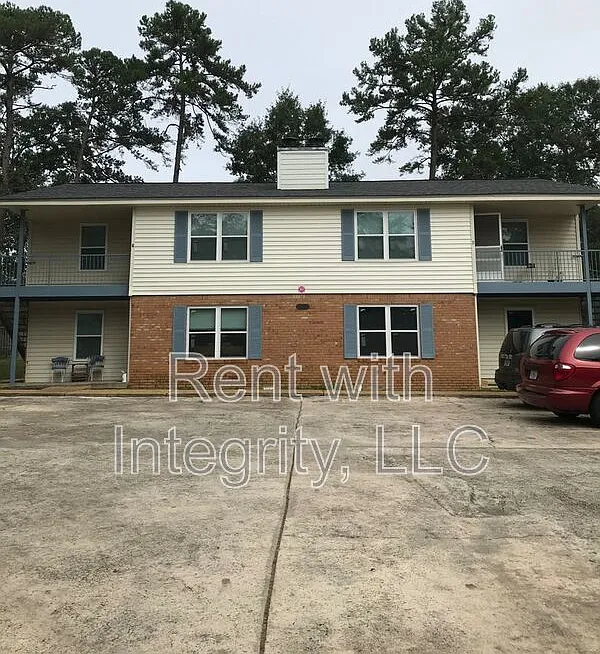 2 bed, 1.0 bath, 971 sqft, $1,250 — Photo 2