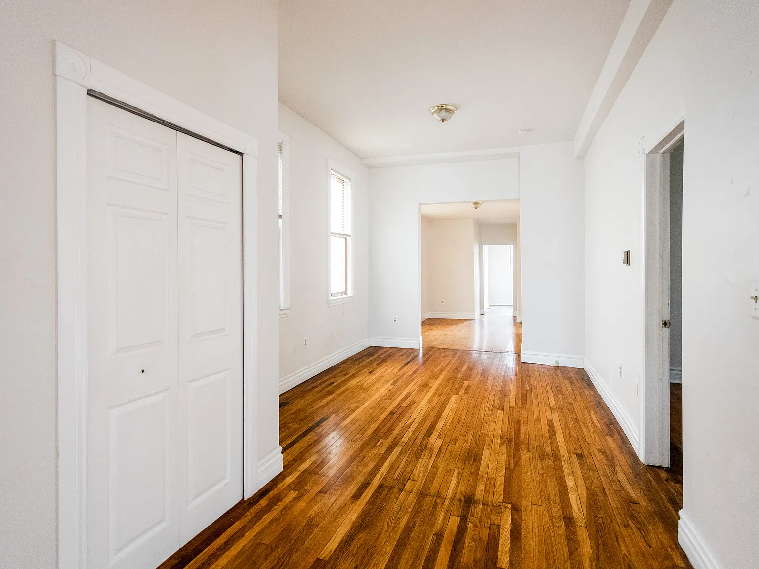 2 bed, $1,600 — Photo 4