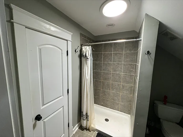 2590 Oxford Ave — Photo 8