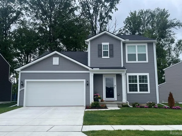 9263 Hemlock Ln, Dexter, MI 48130