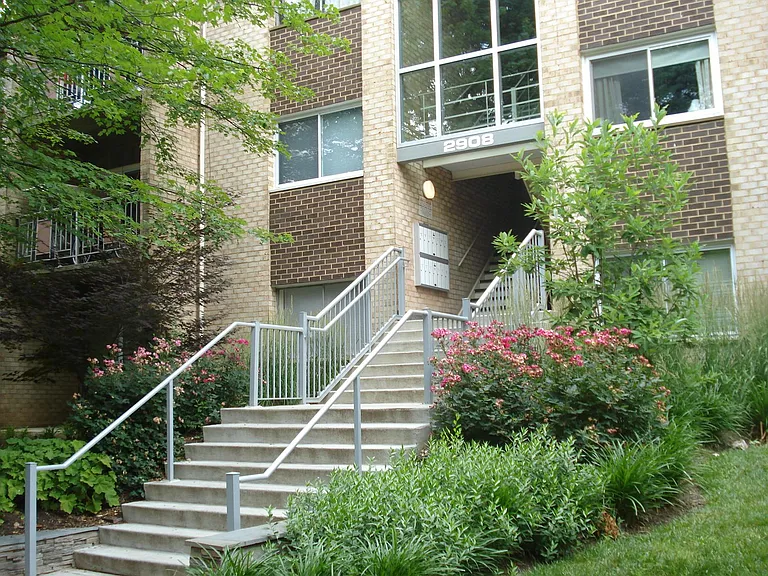 2908 Kings Chapel Rd — Photo 2