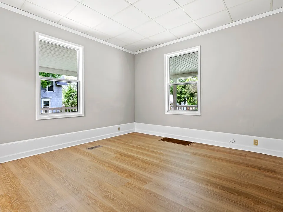 322 S Stewart Ave #1